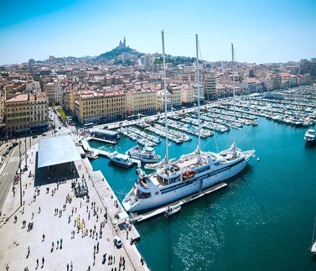 Transfert au port de Marseille